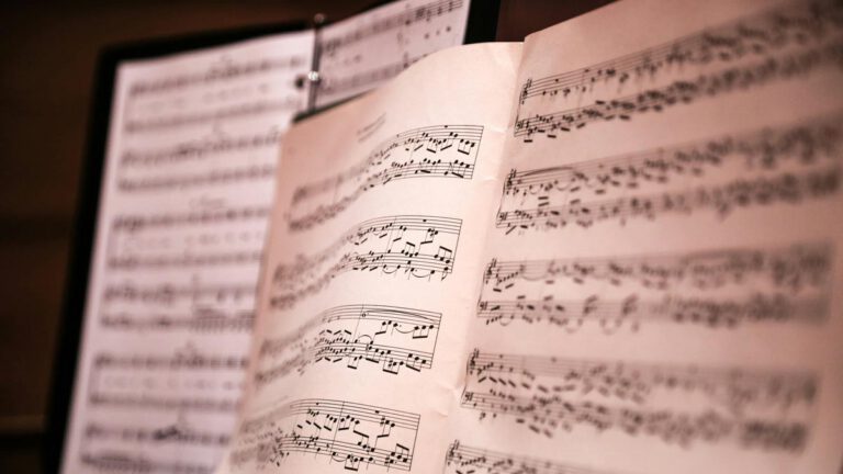 Chanter l'amour et fredonner avec les poètes