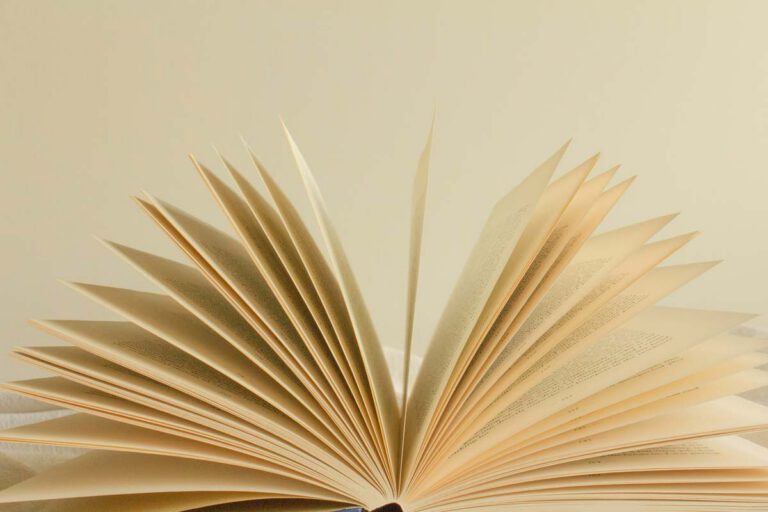 Autour d'un livre, résidence services seniors Lorient